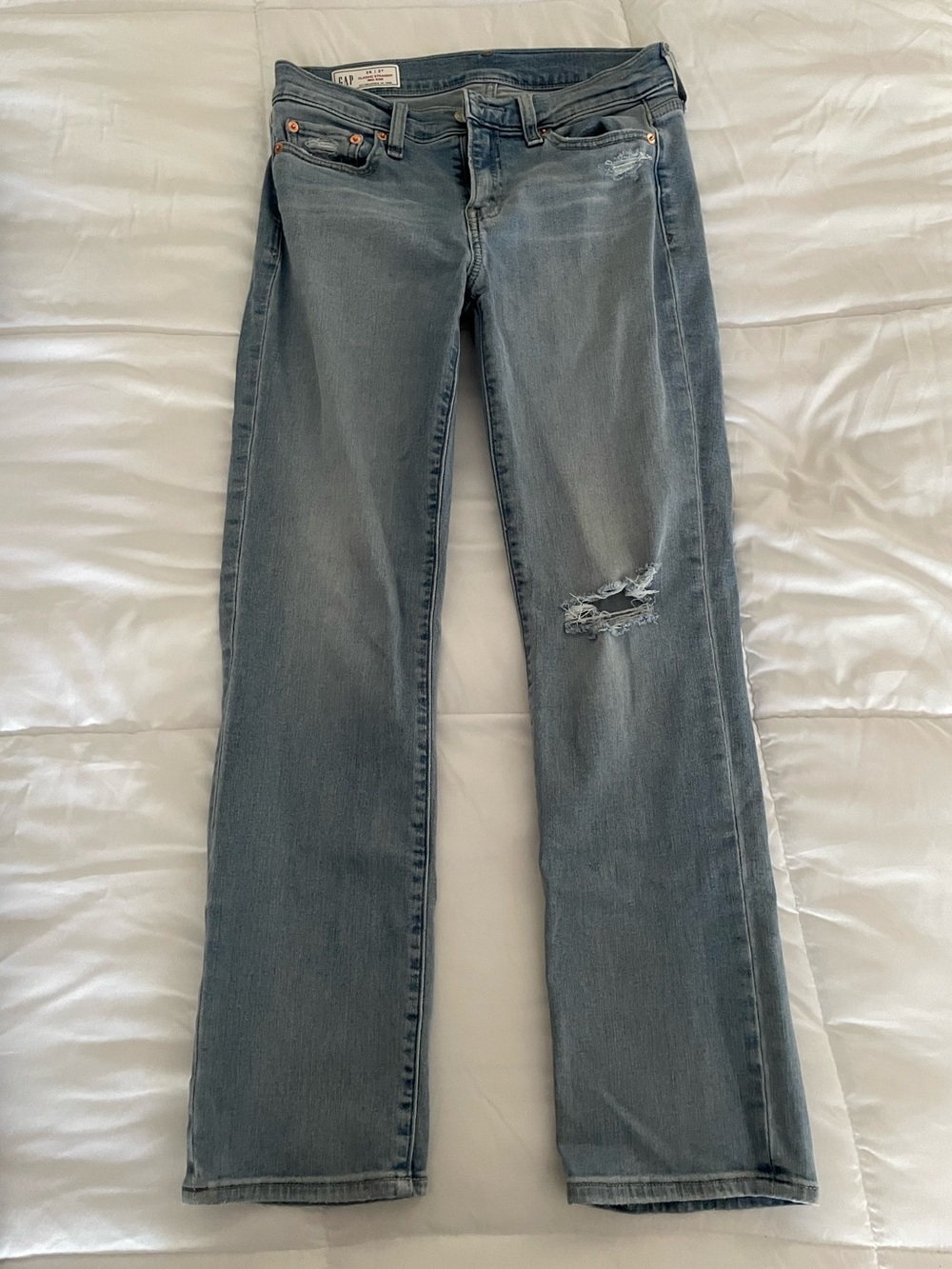 GAP Women's Classic Straight Mid Rise Jeans in Light Blue
